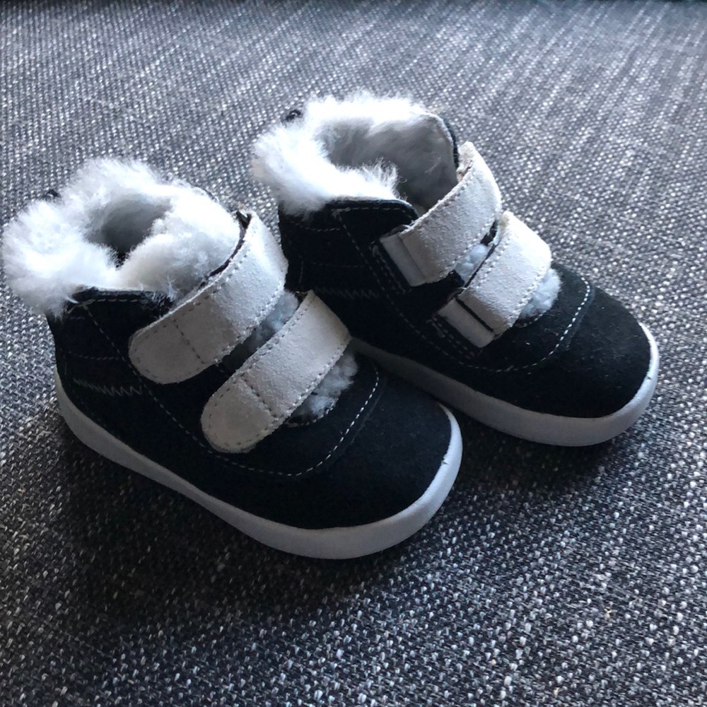 UGG